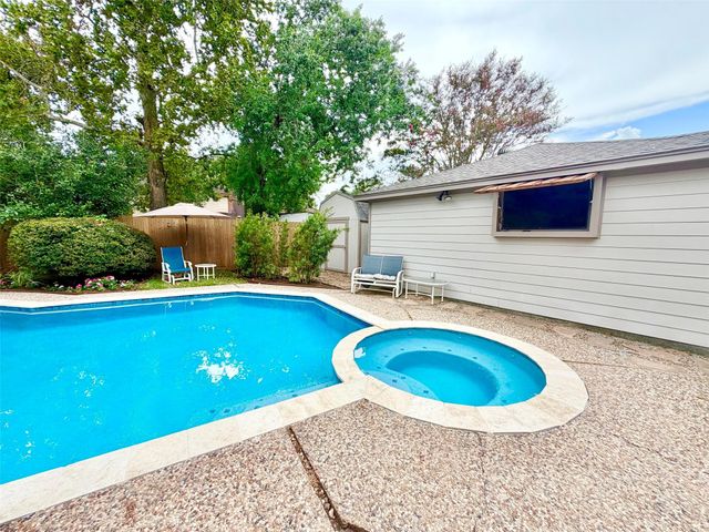 18315 Forest Town Drive, Houston, TX 77084