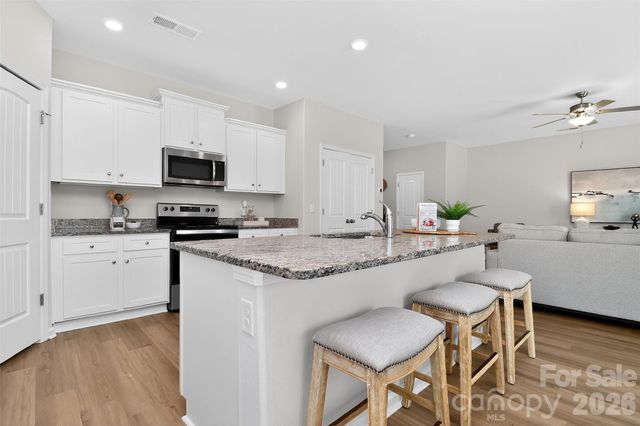 3124 Wynn Way, Charlotte, NC 28215