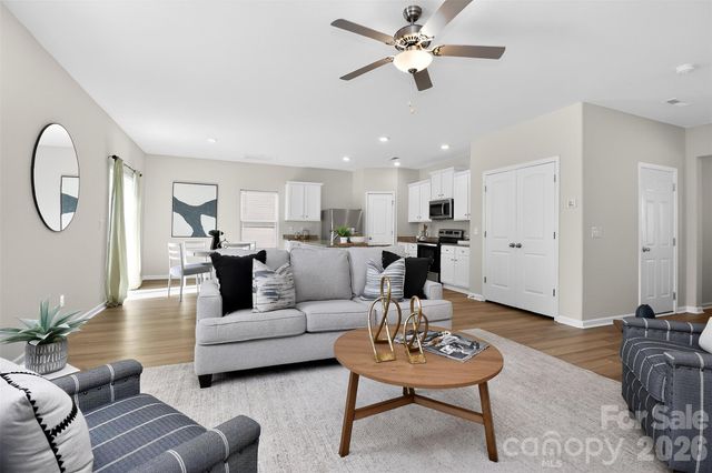 3124 Wynn Way, Charlotte, NC 28215