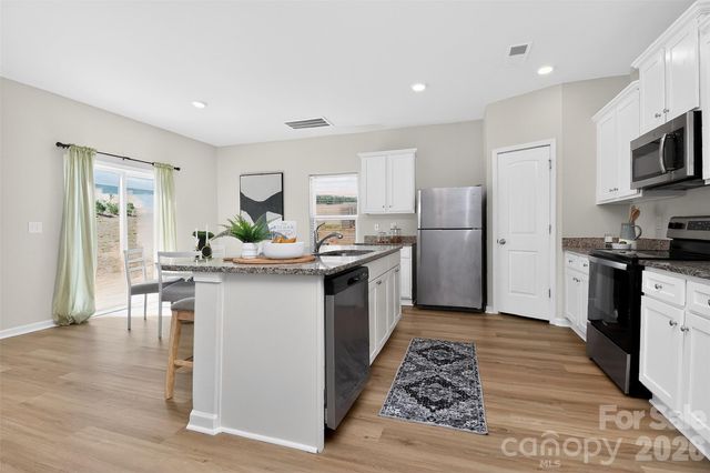 3124 Wynn Way, Charlotte, NC 28215