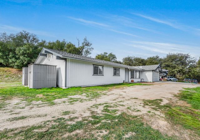 31643 Buck Run Lane, Coarsegold, CA 93614