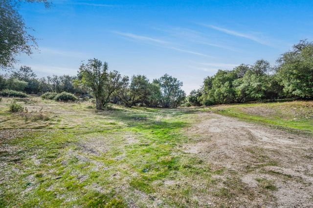 31643 Buck Run Lane, Coarsegold, CA 93614