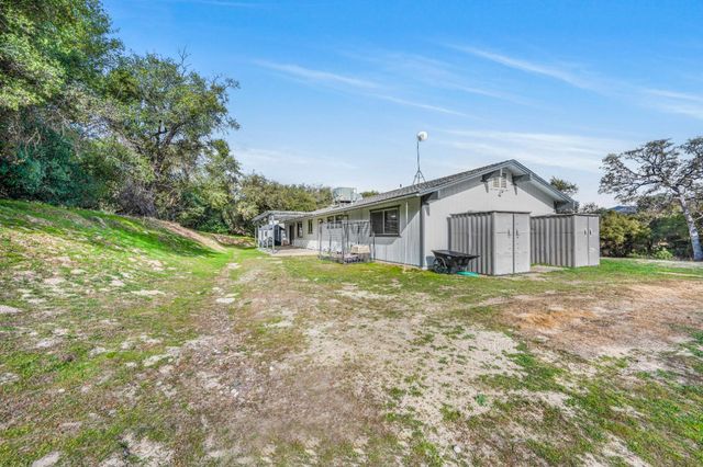 31643 Buck Run Lane, Coarsegold, CA 93614