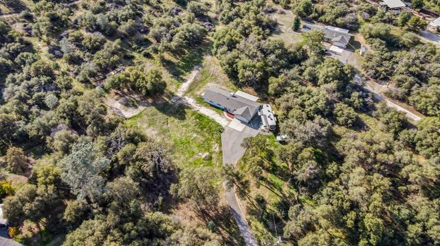 31643 Buck Run Lane, Coarsegold, CA 93614