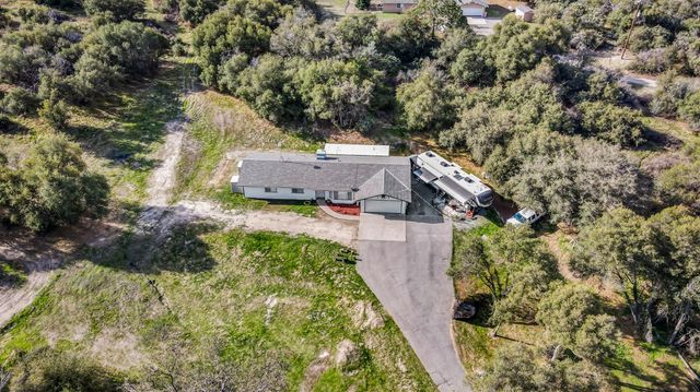 31643 Buck Run Lane, Coarsegold, CA 93614