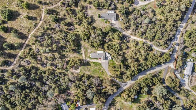 31643 Buck Run Lane, Coarsegold, CA 93614