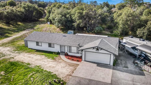 31643 Buck Run Lane, Coarsegold, CA 93614