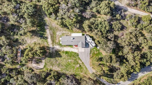 31643 Buck Run Lane, Coarsegold, CA 93614