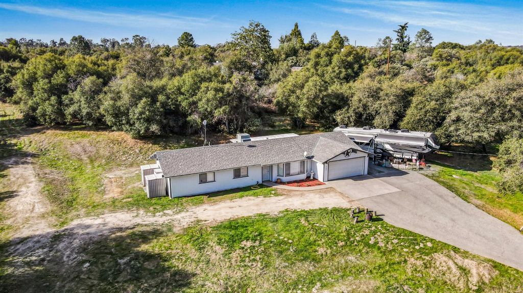31643 Buck Run Lane, Coarsegold, CA 93614