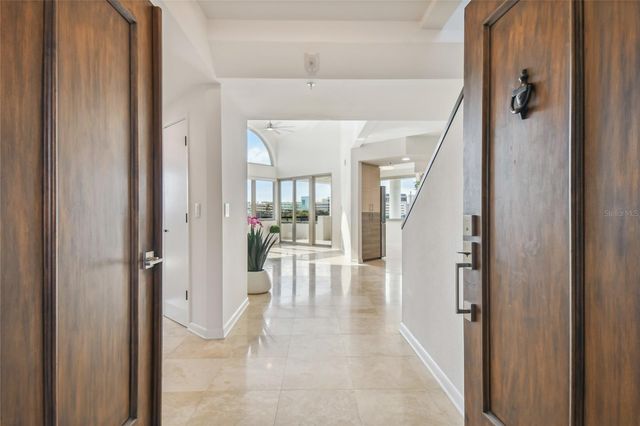 941 SEDDON COVE WAY, Tampa, FL 33602