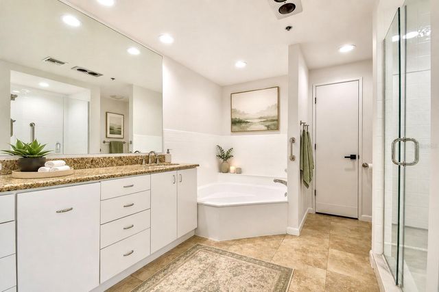 941 SEDDON COVE WAY, Tampa, FL 33602