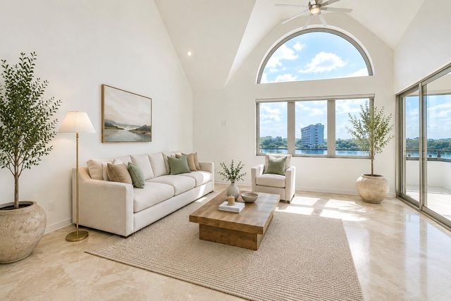 941 SEDDON COVE WAY, Tampa, FL 33602