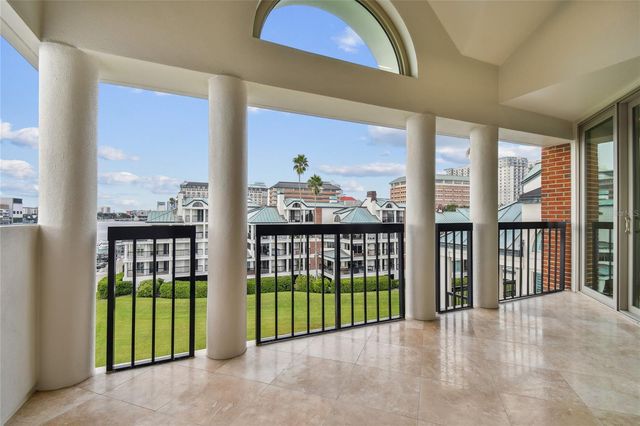 941 SEDDON COVE WAY, Tampa, FL 33602