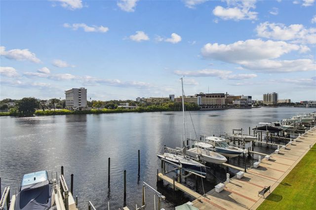 941 SEDDON COVE WAY, Tampa, FL 33602