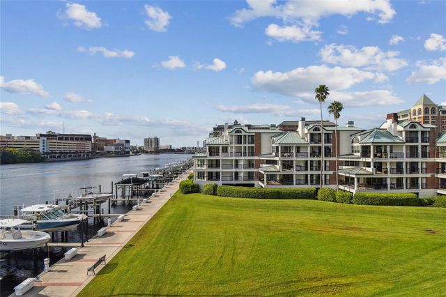 941 SEDDON COVE WAY, Tampa, FL 33602