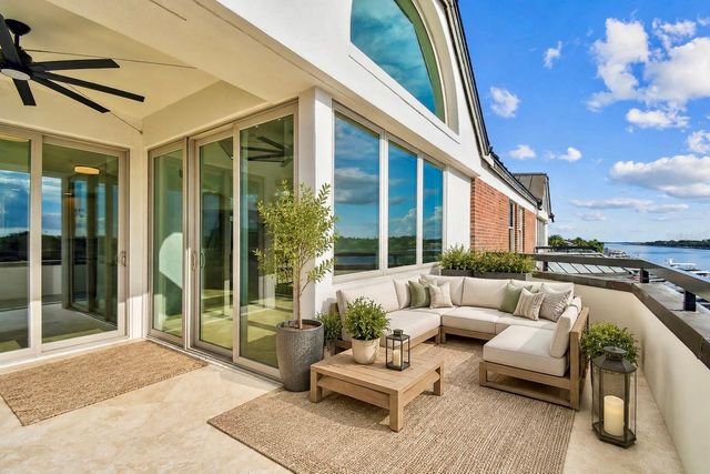 941 SEDDON COVE WAY, Tampa, FL 33602