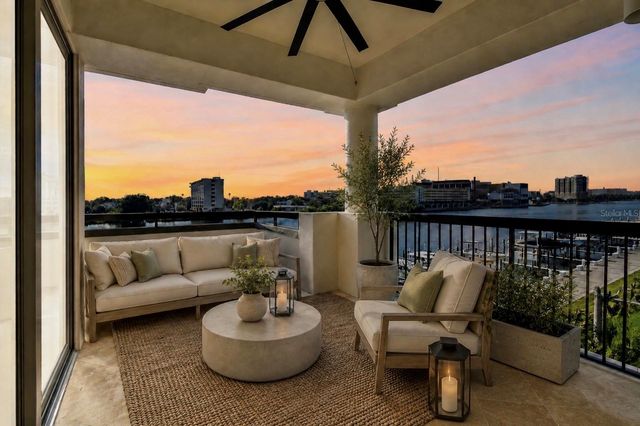 941 SEDDON COVE WAY, Tampa, FL 33602
