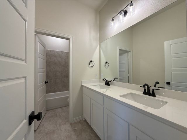 128 Oak Grove Way, Springtown, TX 76082