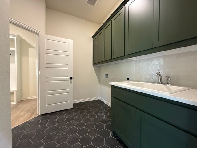 128 Oak Grove Way, Springtown, TX 76082