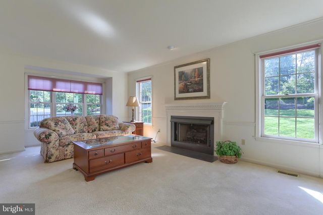 4 CAMBRIDGE DR, Hershey, PA 17033