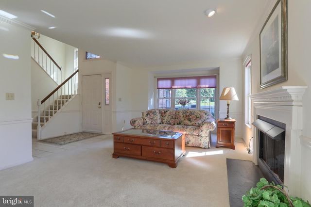 4 CAMBRIDGE DR, Hershey, PA 17033