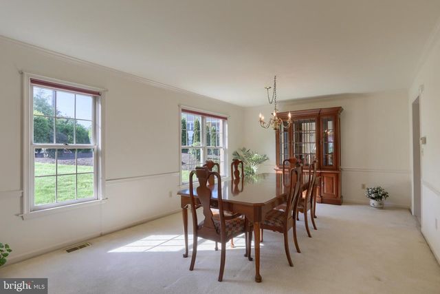 4 CAMBRIDGE DR, Hershey, PA 17033