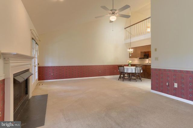4 CAMBRIDGE DR, Hershey, PA 17033