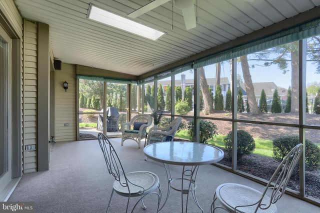 4 CAMBRIDGE DR, Hershey, PA 17033
