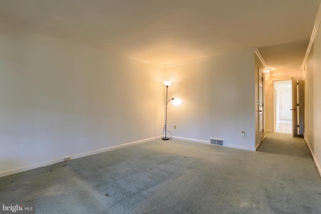 4 CAMBRIDGE DR, Hershey, PA 17033