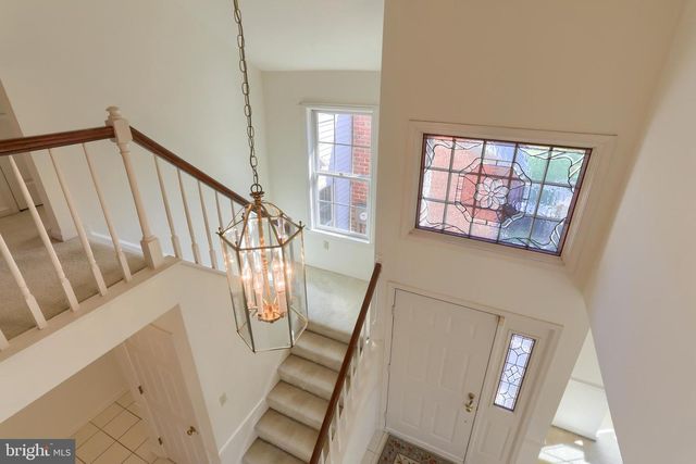 4 CAMBRIDGE DR, Hershey, PA 17033