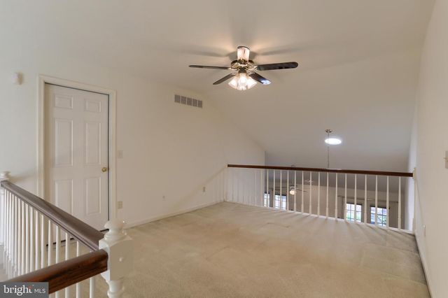 4 CAMBRIDGE DR, Hershey, PA 17033