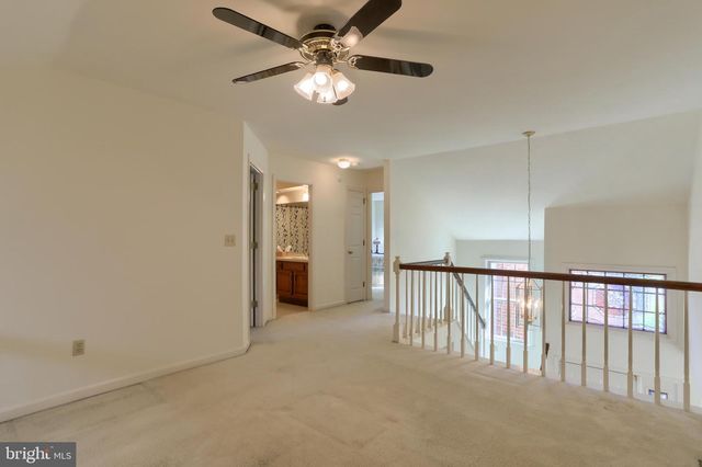 4 CAMBRIDGE DR, Hershey, PA 17033