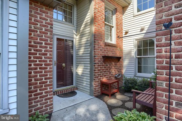 4 CAMBRIDGE DR, Hershey, PA 17033