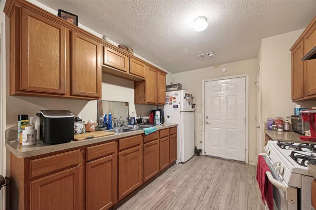 7100 Harlem Street, Baytown, TX 77521