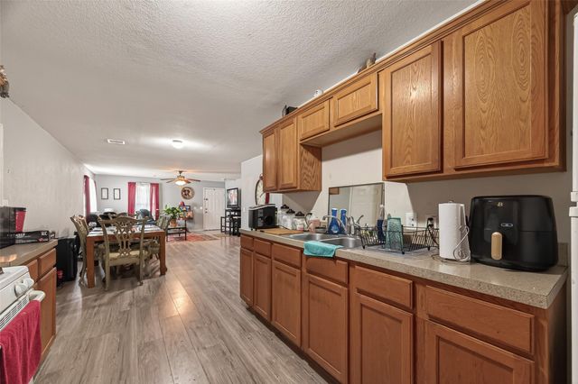 7100 Harlem Street, Baytown, TX 77521