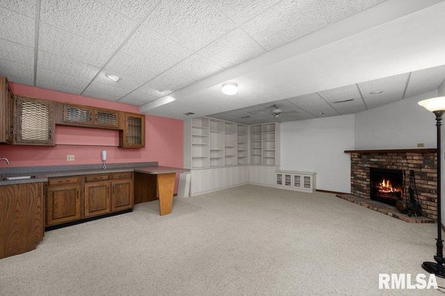 4828 6th Ave Dr Avenue, Moline, IL 61265