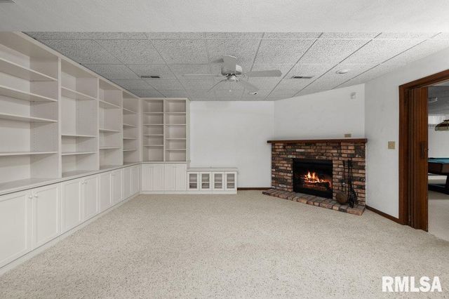 4828 6th Ave Dr Avenue, Moline, IL 61265