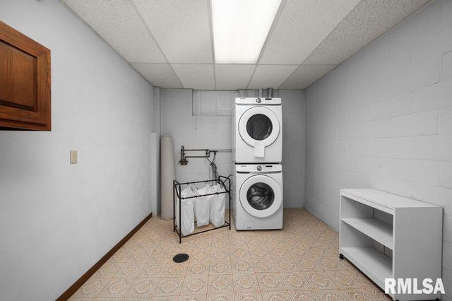 4828 6th Ave Dr Avenue, Moline, IL 61265