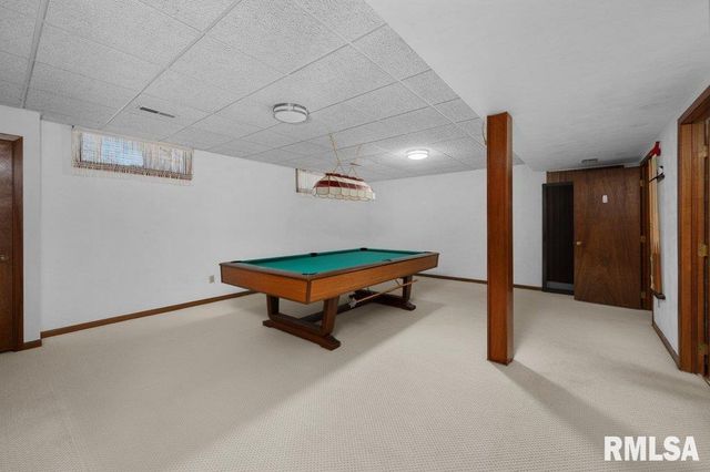 4828 6th Ave Dr Avenue, Moline, IL 61265