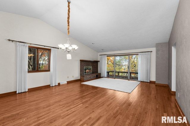 4828 6th Ave Dr Avenue, Moline, IL 61265