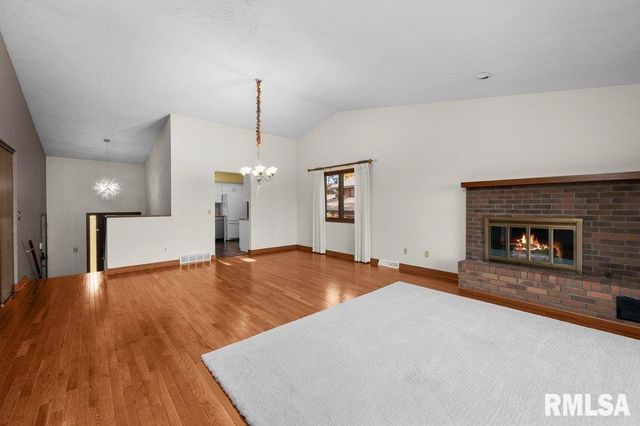 4828 6th Ave Dr Avenue, Moline, IL 61265