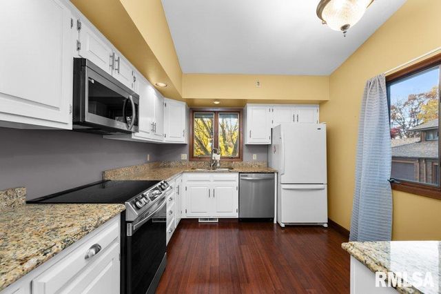 4828 6th Ave Dr Avenue, Moline, IL 61265