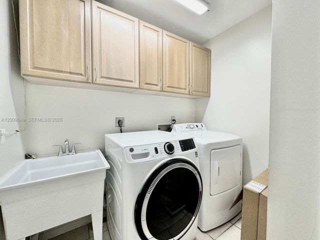 280 SW 167th Ave, Pembroke Pines, FL 33027