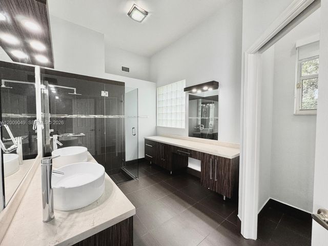 280 SW 167th Ave, Pembroke Pines, FL 33027