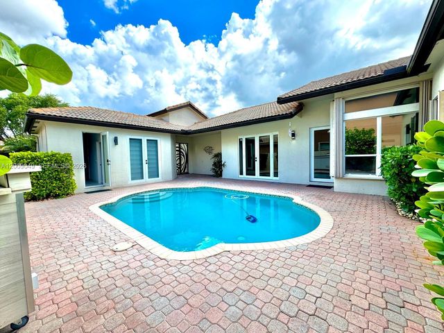 280 SW 167th Ave, Pembroke Pines, FL 33027