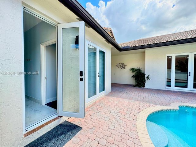 280 SW 167th Ave, Pembroke Pines, FL 33027