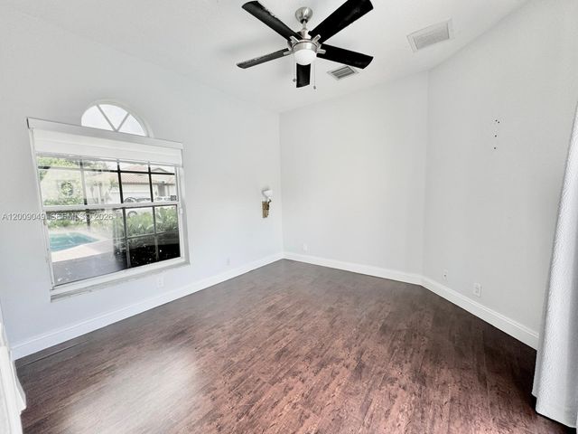 280 SW 167th Ave, Pembroke Pines, FL 33027