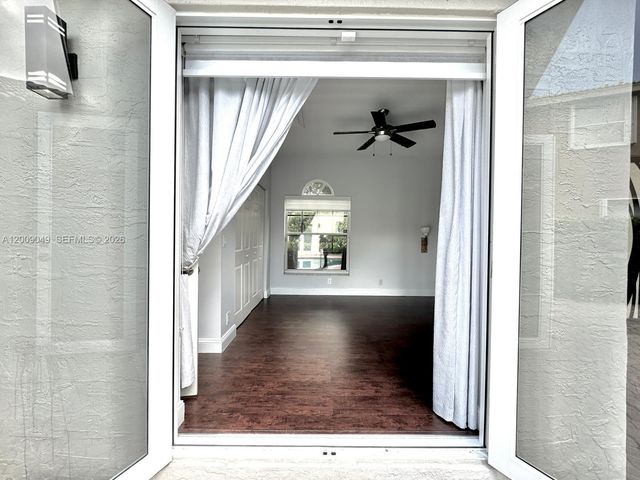 280 SW 167th Ave, Pembroke Pines, FL 33027