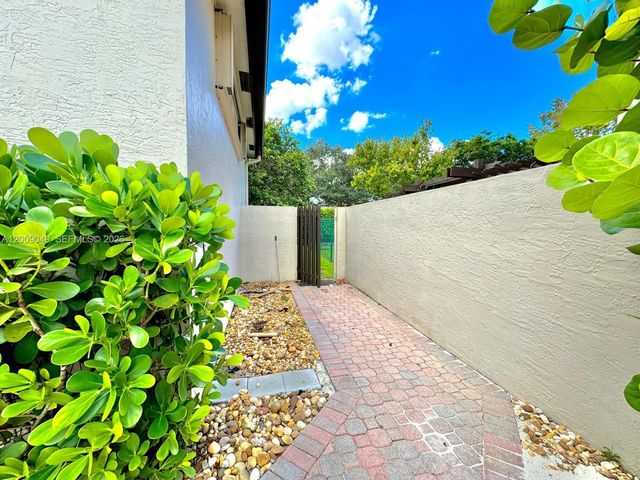 280 SW 167th Ave, Pembroke Pines, FL 33027