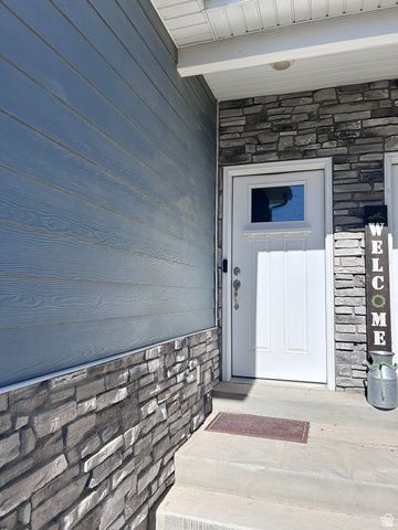 7427 N COTTAGE LN, Eagle Mountain, UT 84005